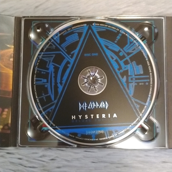 EUC Def Leppard 'Hysteria' Deluxe Edition Double CD - Picture 5 of 12